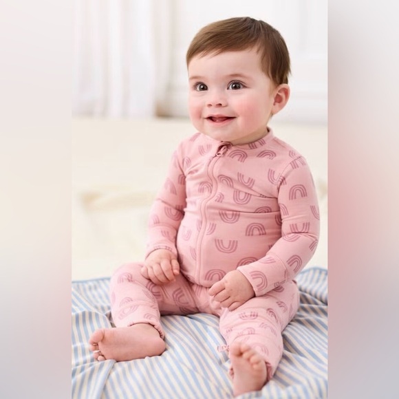 Hanna Andersson Baby 2-Way Zip Sleeper in HannaSoft - Picture 7 of 8